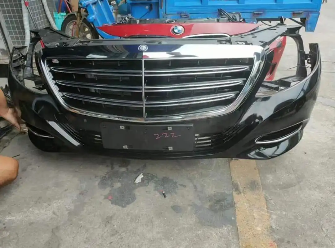 Mercedes Benz W222 S class nose cut