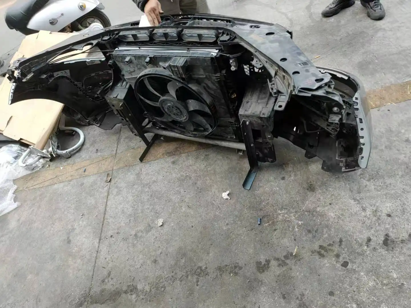 Mercedes Benz W292 GLE nose cut