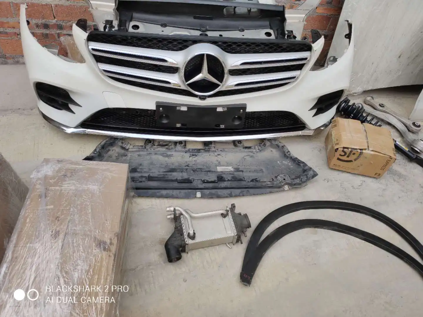 Mercedes Benz W253 GLC nose cut