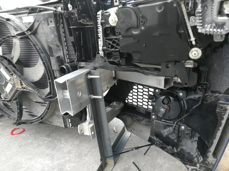 BMW F30 330E nose cut
