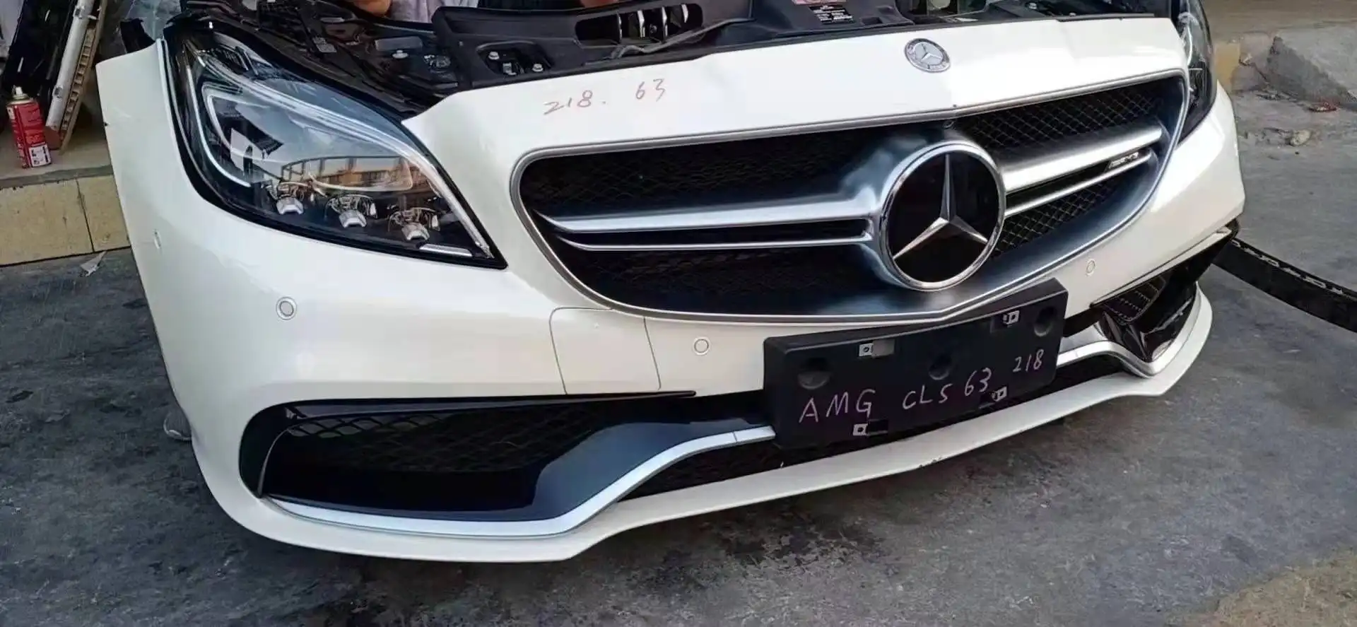 Mercedes Benz W218 CLS63 nose cut