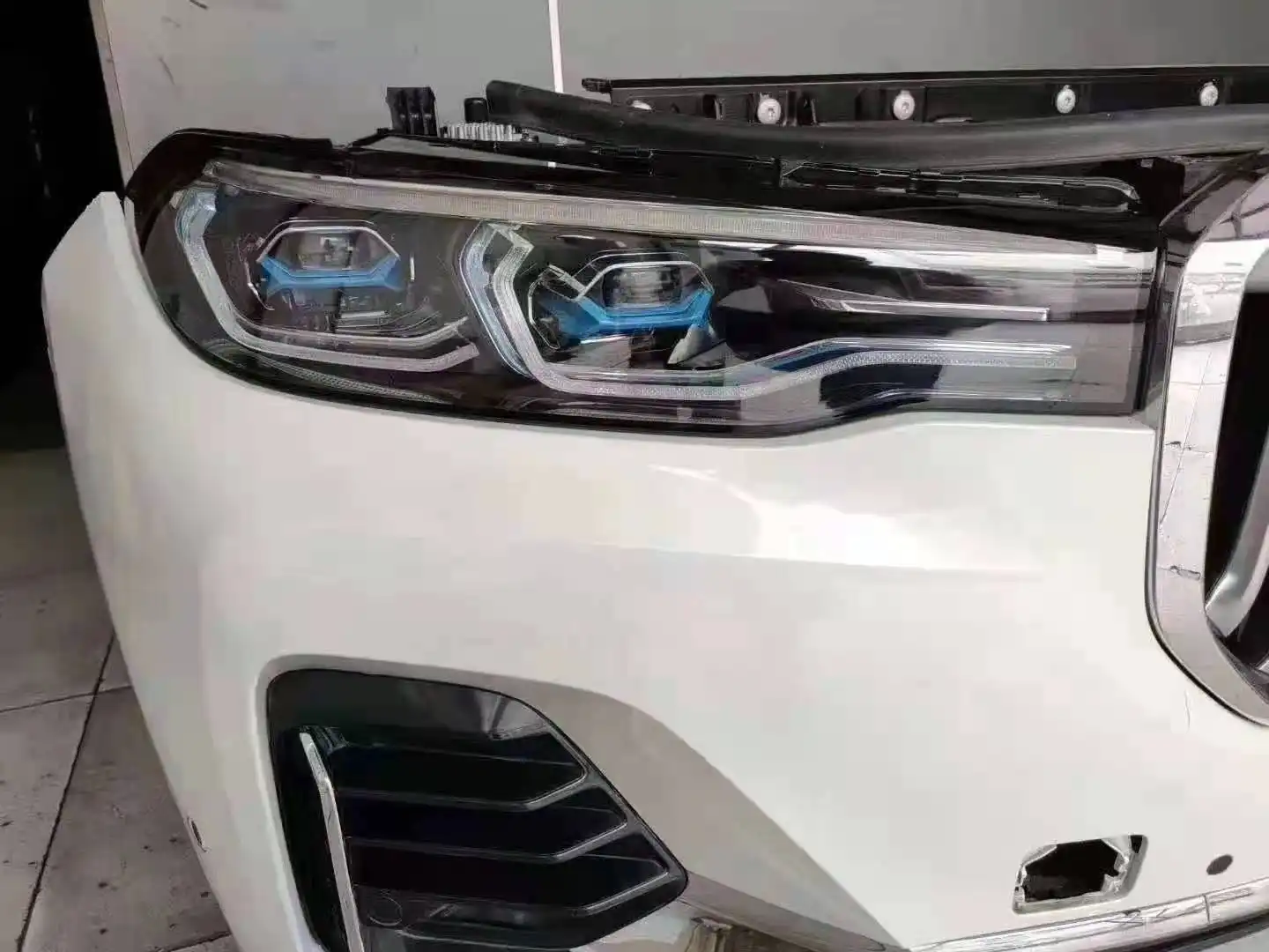 BMW G07 nose cut
