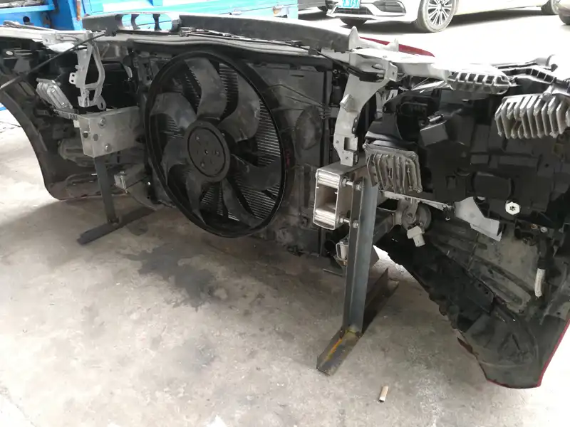 Mercedes Benz w205 nose cut