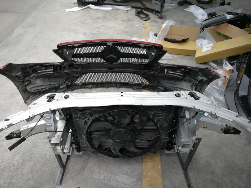 Mercedes Benz w205 nose cut