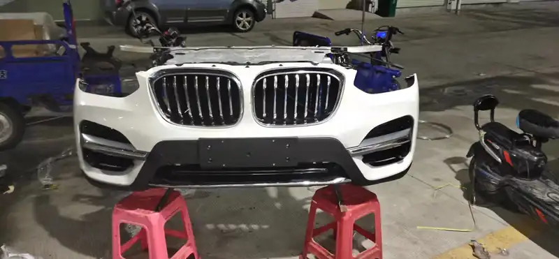 BMW G08 nose cut