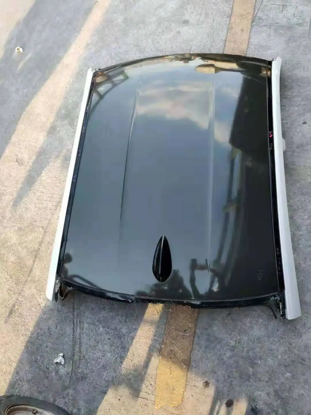 BMW M sport carbon fiber roof