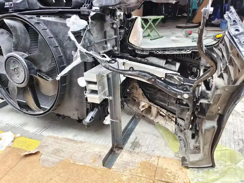Mercedes Benz W212 new nose cut