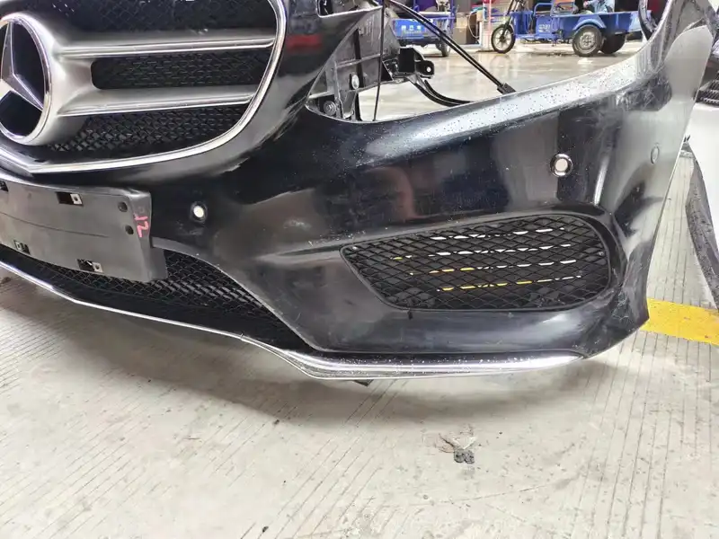 Mercedes Benz W212 new nose cut