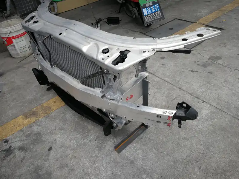 Mercedes benz w205 nose cut bracket