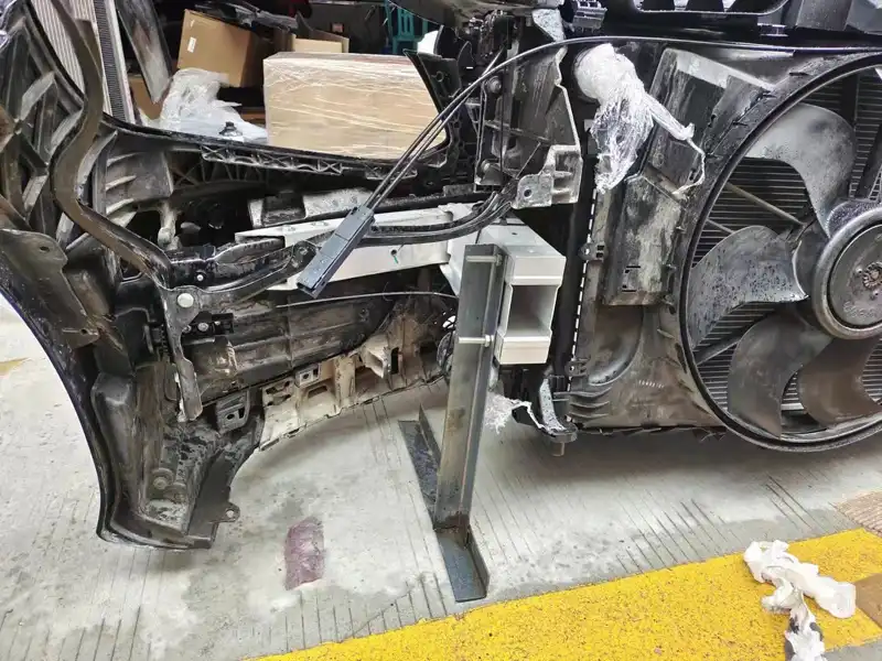 Mercedes Benz W212 new nose cut