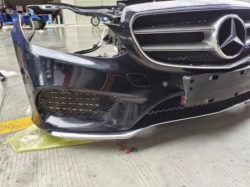 Mercedes Benz W212 new nose cut