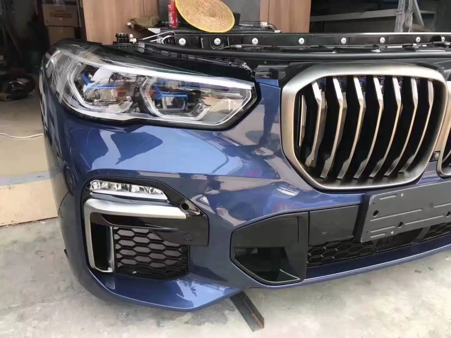 BMW G05 nose cut