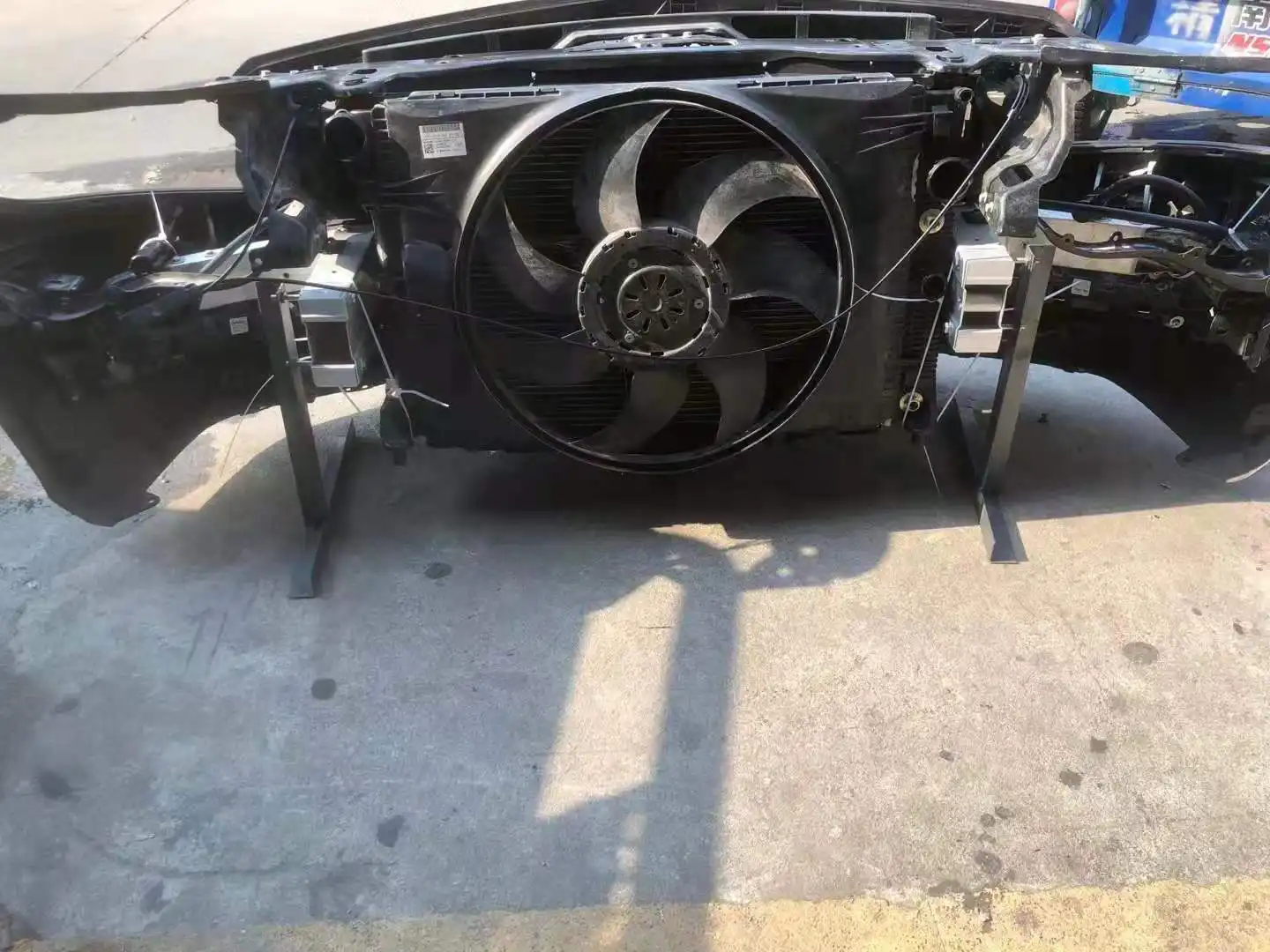 Mercedes benz CLS300 W218 nose cut