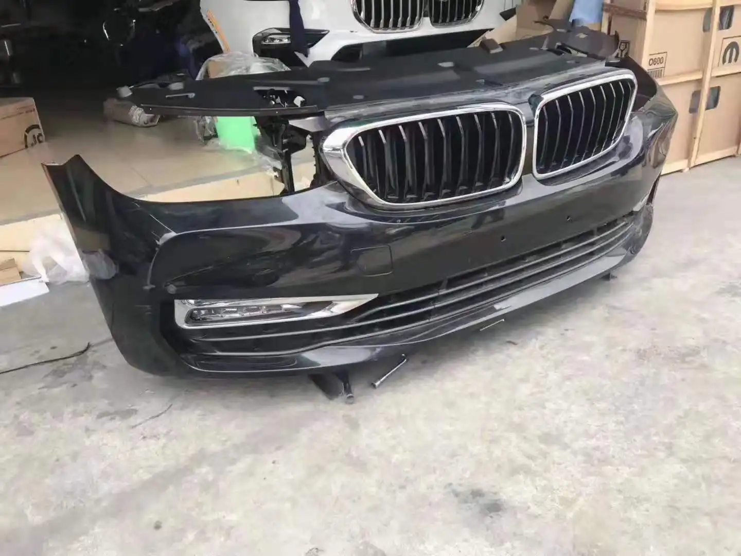 BMW G12 7Series nose cut