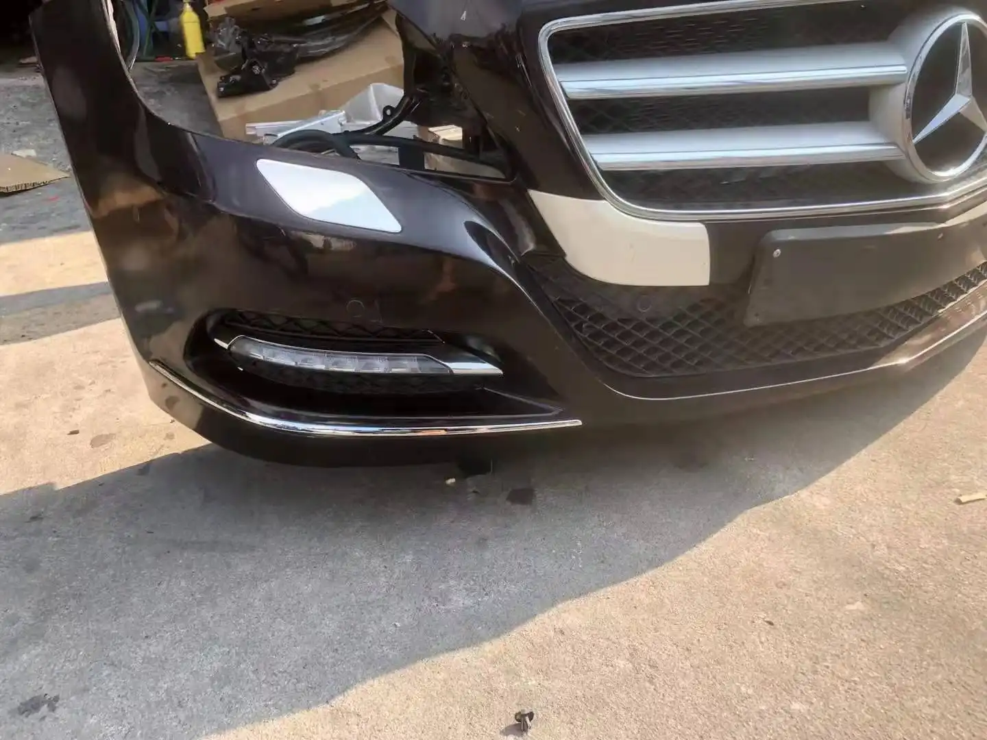 Mercedes benz CLS300 W218 nose cut
