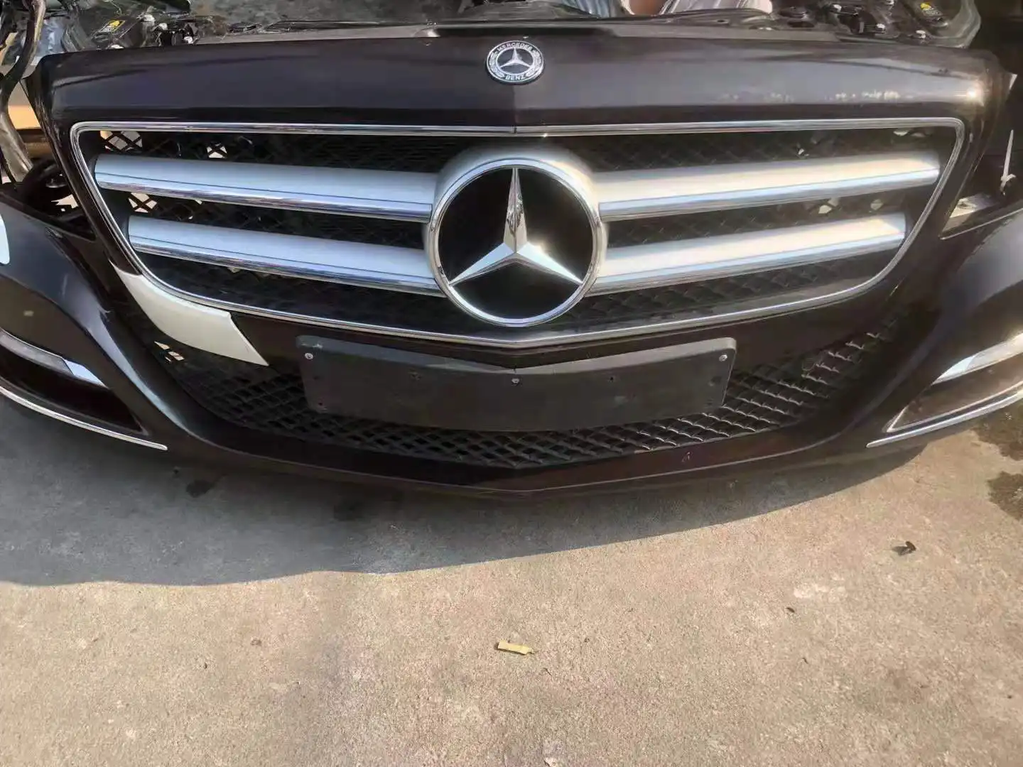 Mercedes benz CLS300 W218 nose cut