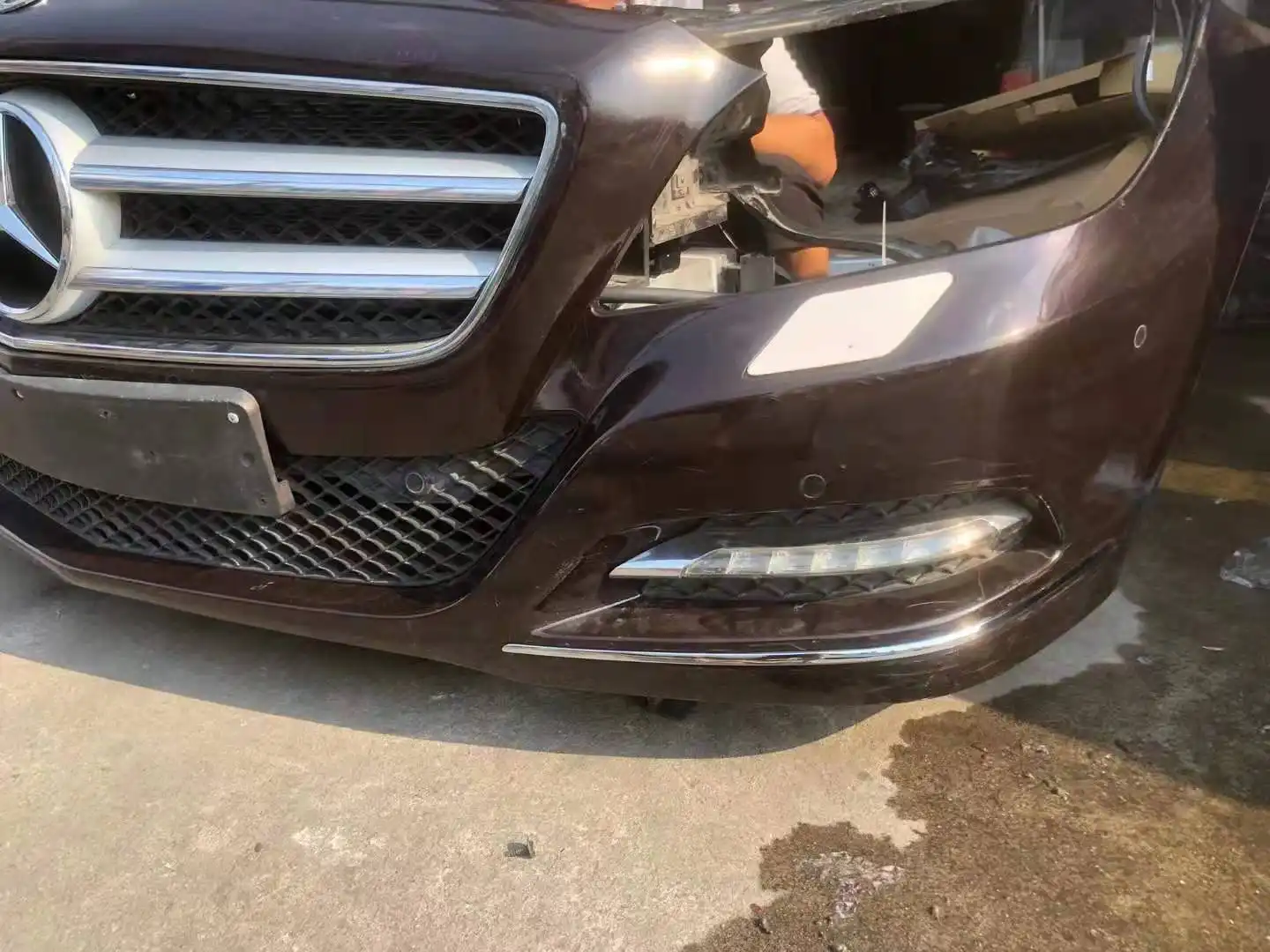 Mercedes benz CLS300 W218 nose cut