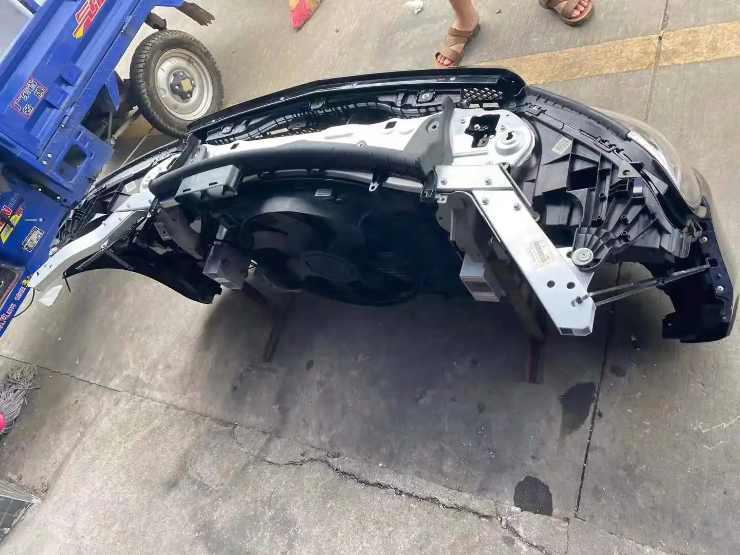 Mercedes Benz W213 sport nose cut