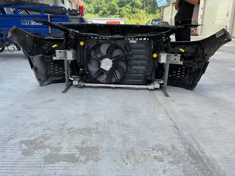 BMW X2 F39 nose cut
