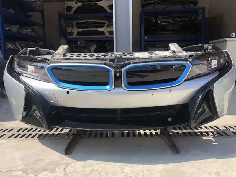 BMW I8 nose cut