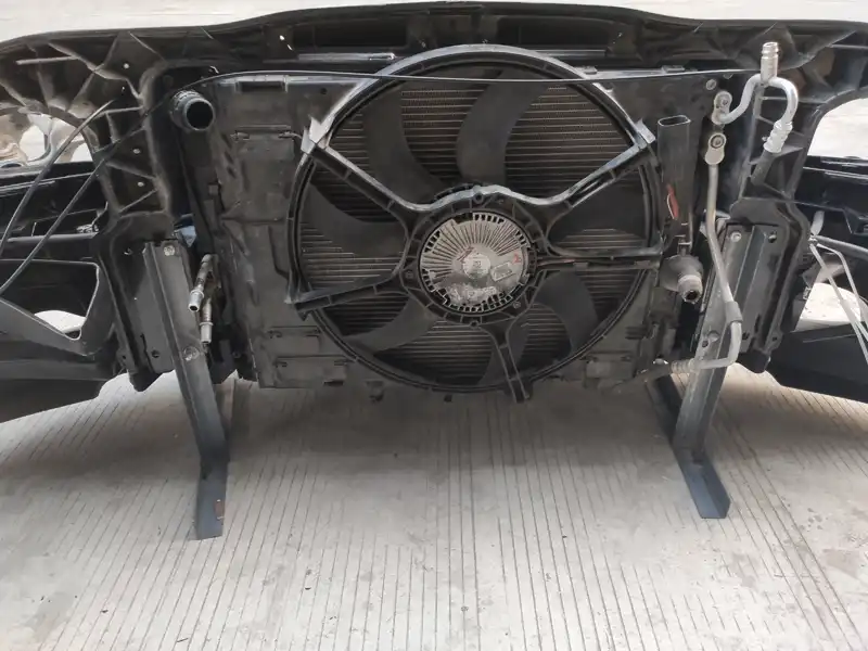 BMW E92 E93 M3 nose cut