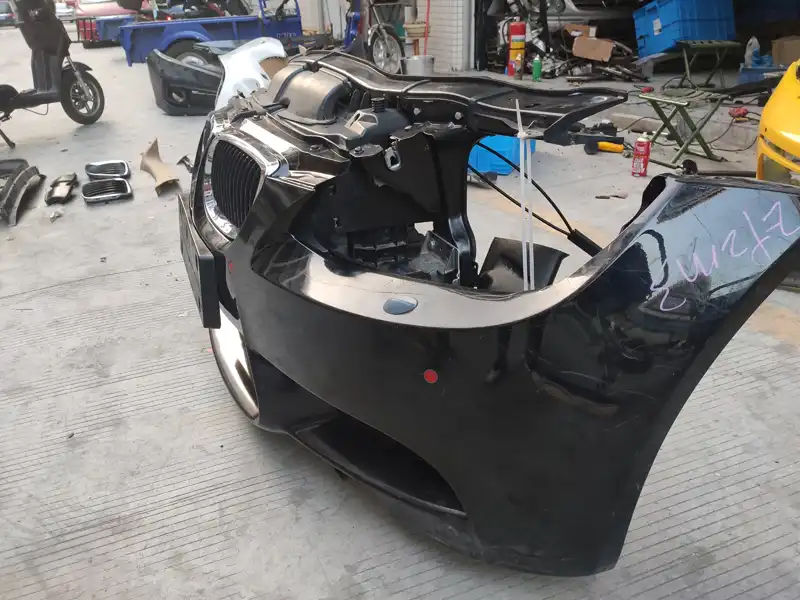 BMW E92 E93 M3 nose cut