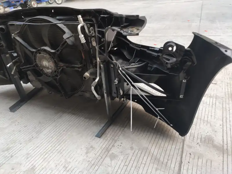 BMW E92 E93 M3 nose cut