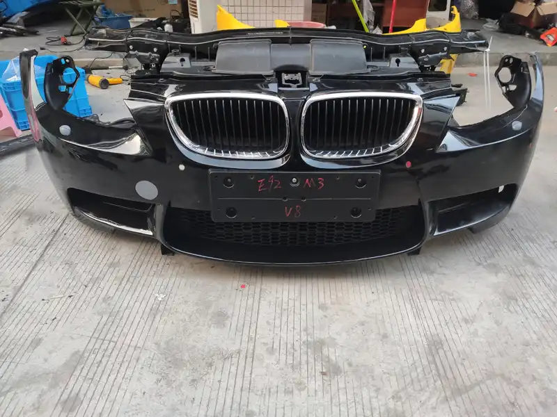 BMW E92 E93 M3 nose cut