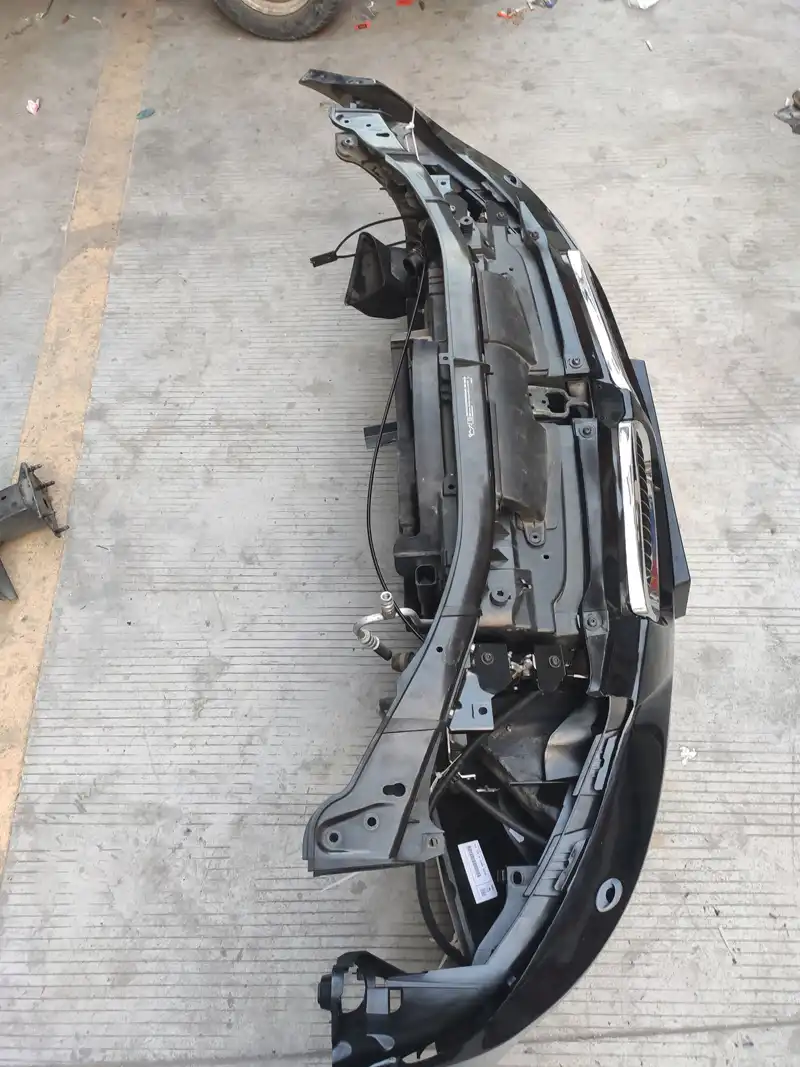 BMW E92 E93 M3 nose cut