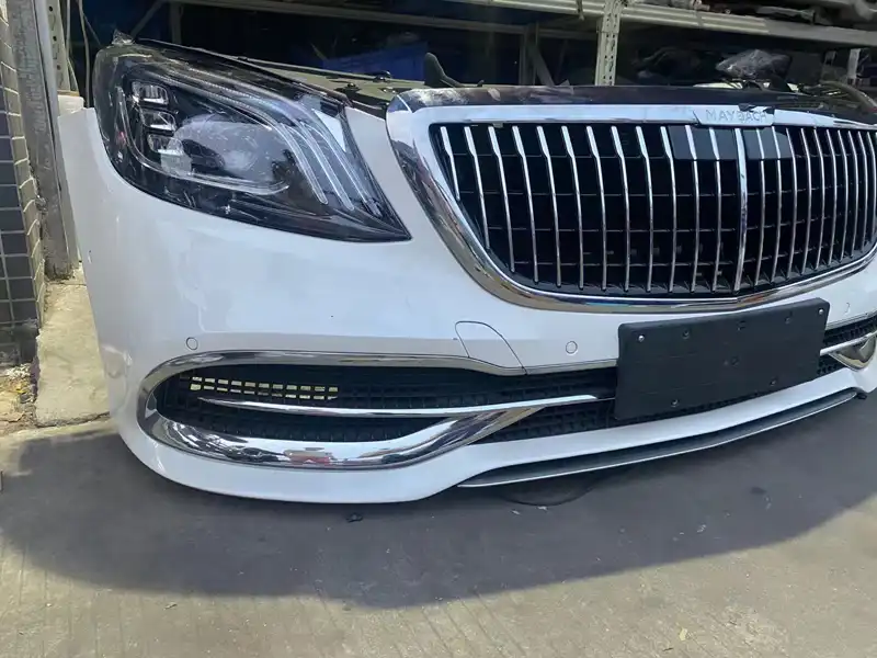 MERCEDES Benz S Class S560 nose cut