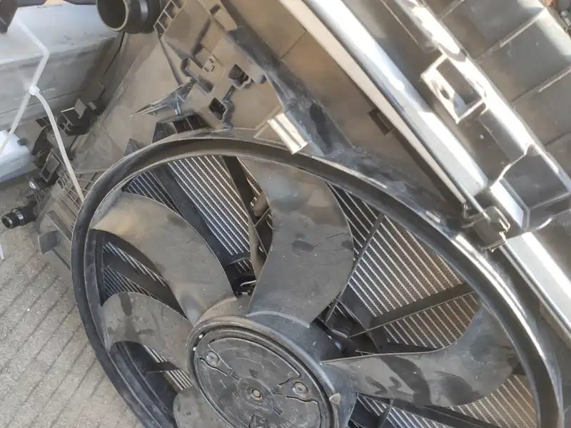 MERCEDES Benz W253 nose cut 1