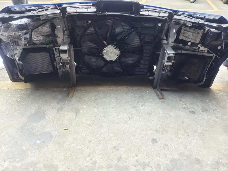 290688 Mercedes Benz AMG GT 63 4MATIC 2019 nose cut