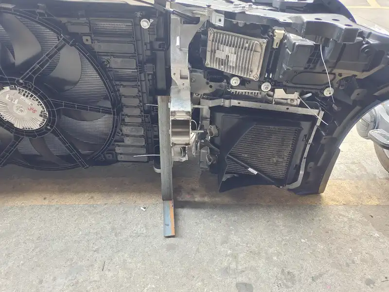 290688 Mercedes Benz AMG GT 63 4MATIC 2019 nose cut