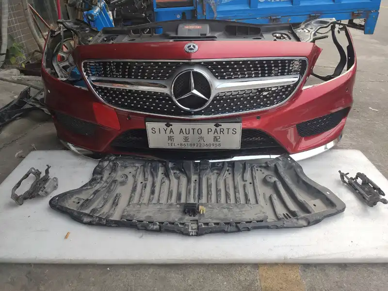 MERCEDES Benz w218 cls nose cut