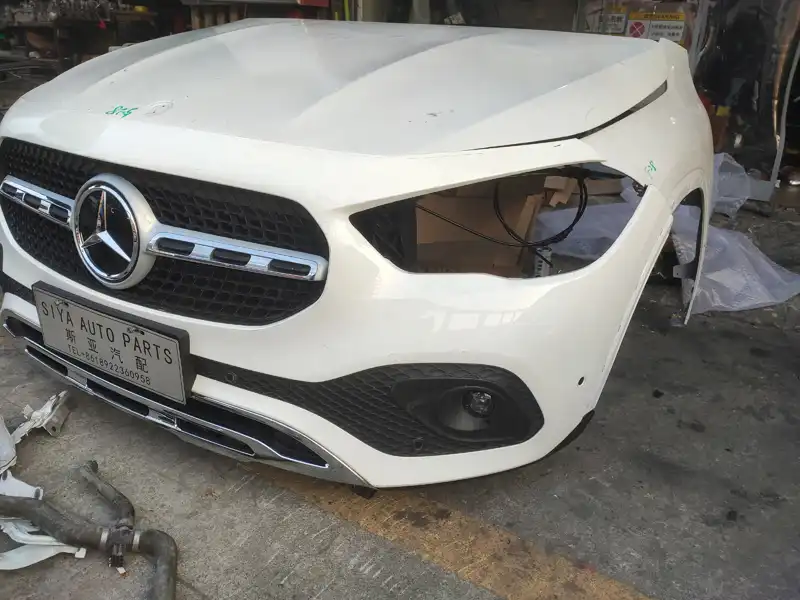 MERCEDES Benz w247 GLA nose cut