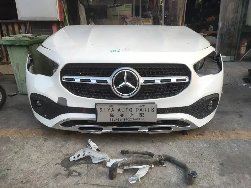 MERCEDES Benz w247 GLA nose cut