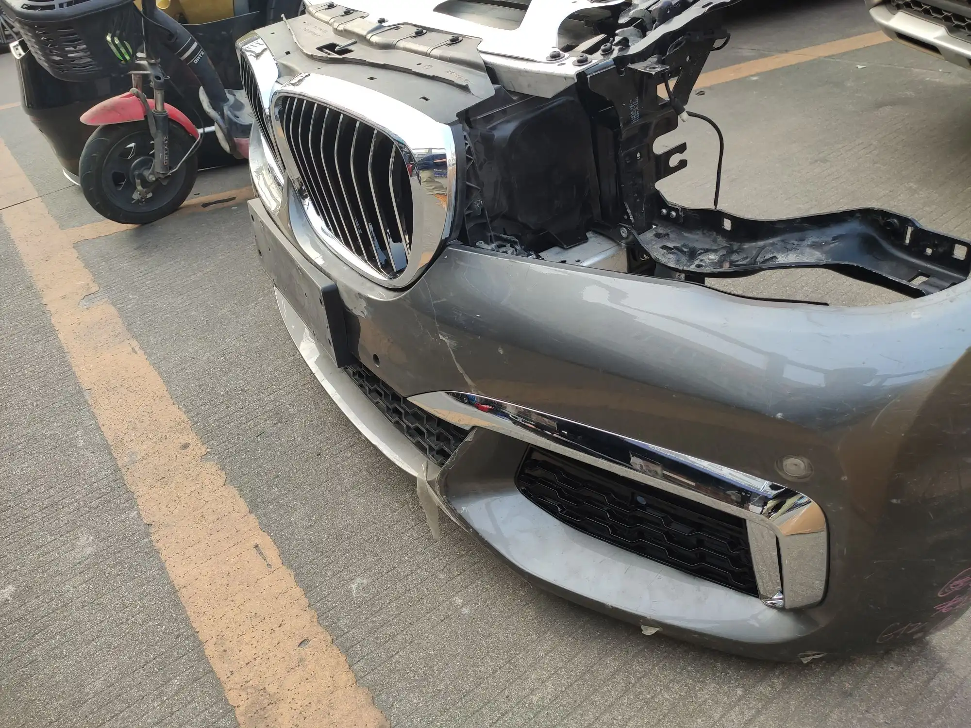 BMW G12 nose cut sport