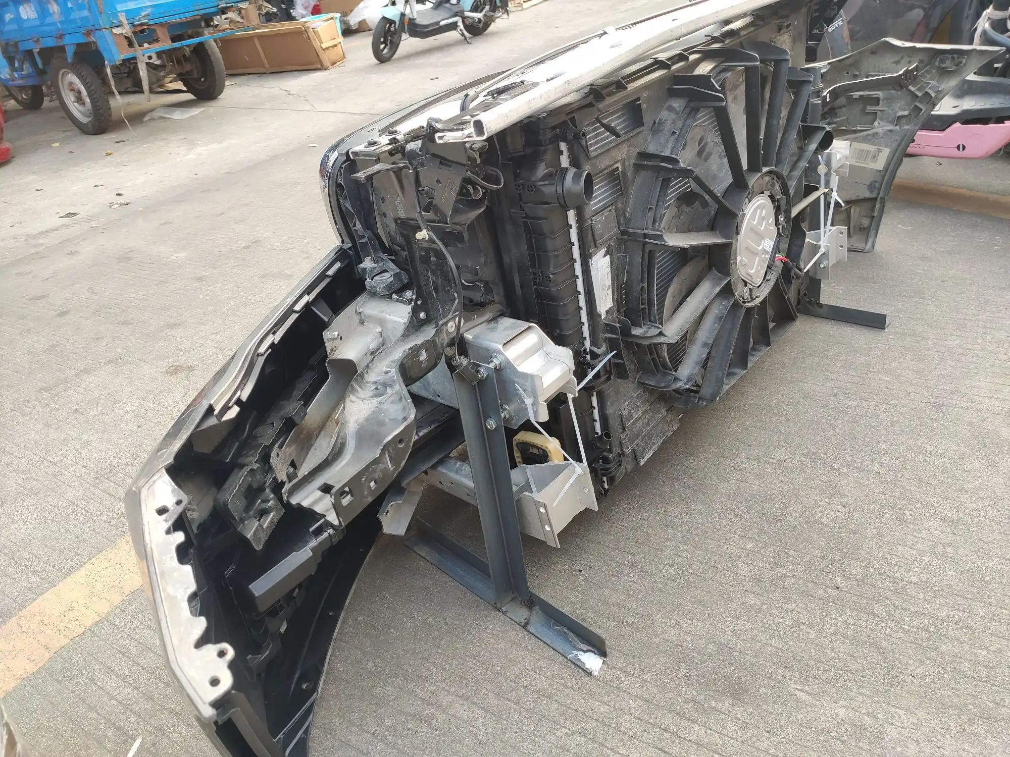 BMW G12 nose cut sport