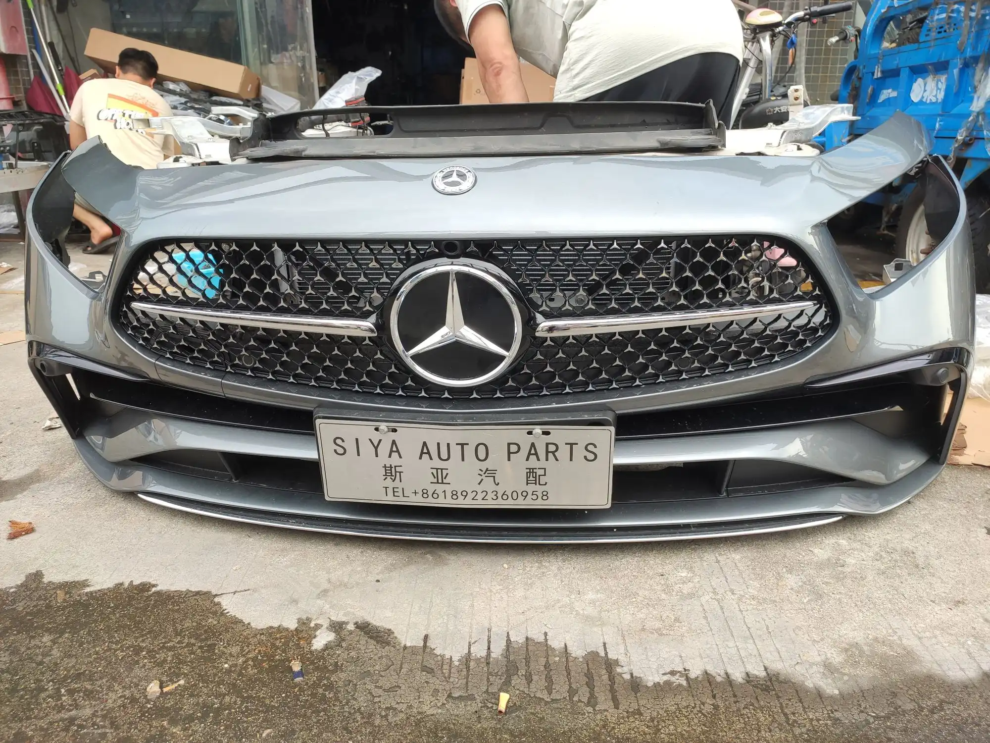 MERCEDES Benz w257 nose cut