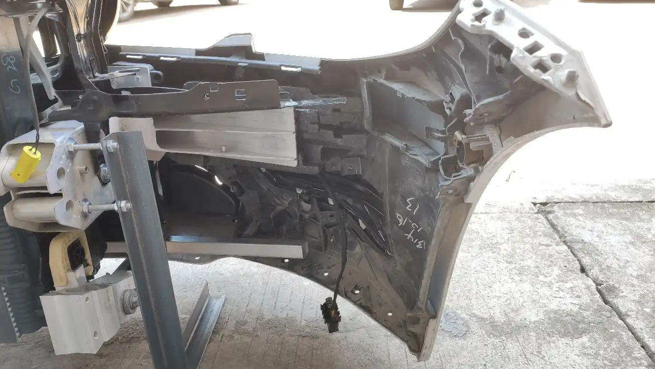 BMW g20 G28 nose cut