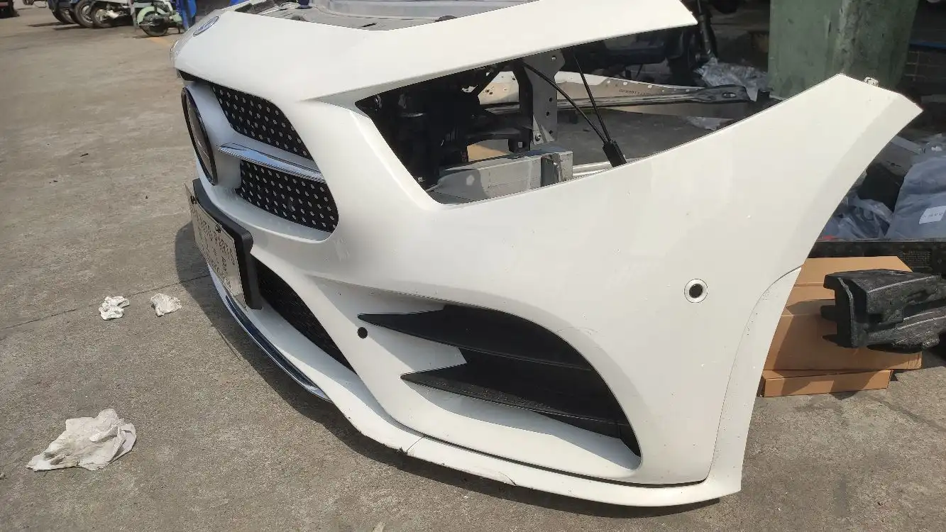 MERCEDES Benz CLS w257 nose cut