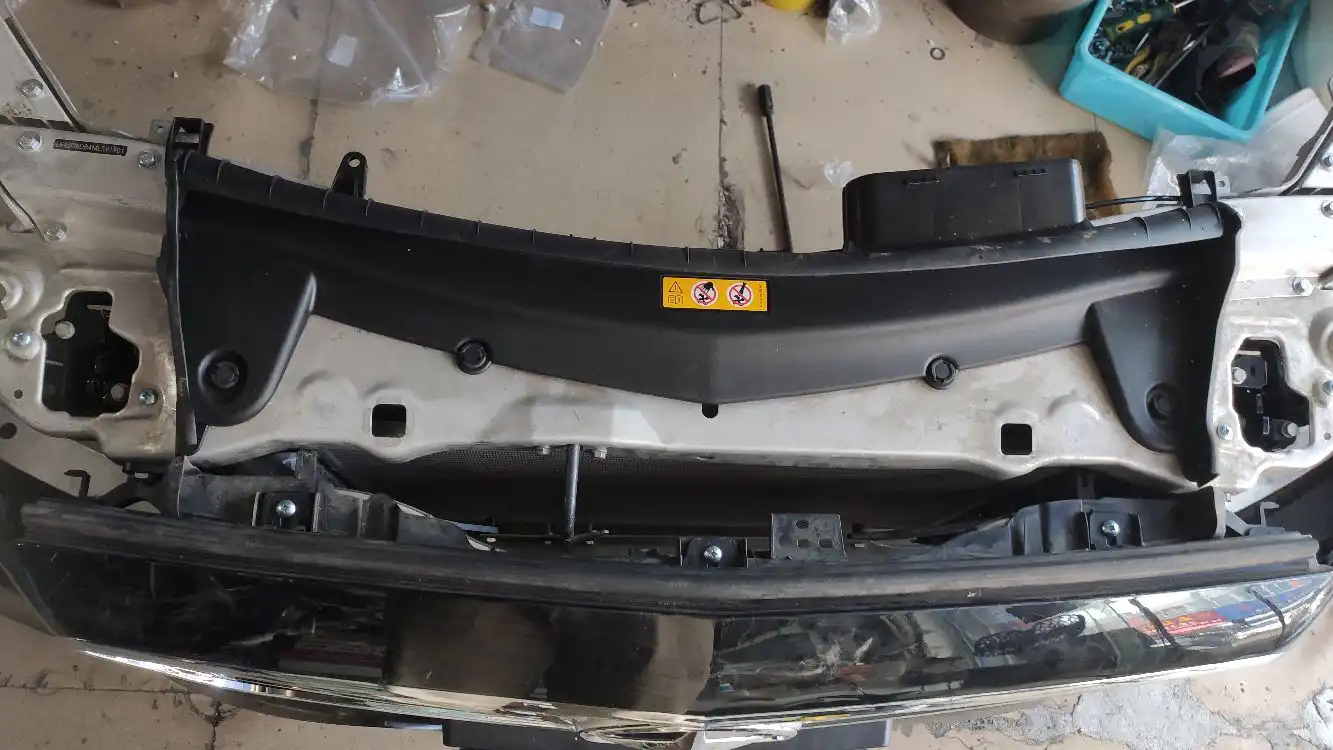 MERCEDES Benz w213 nose cut