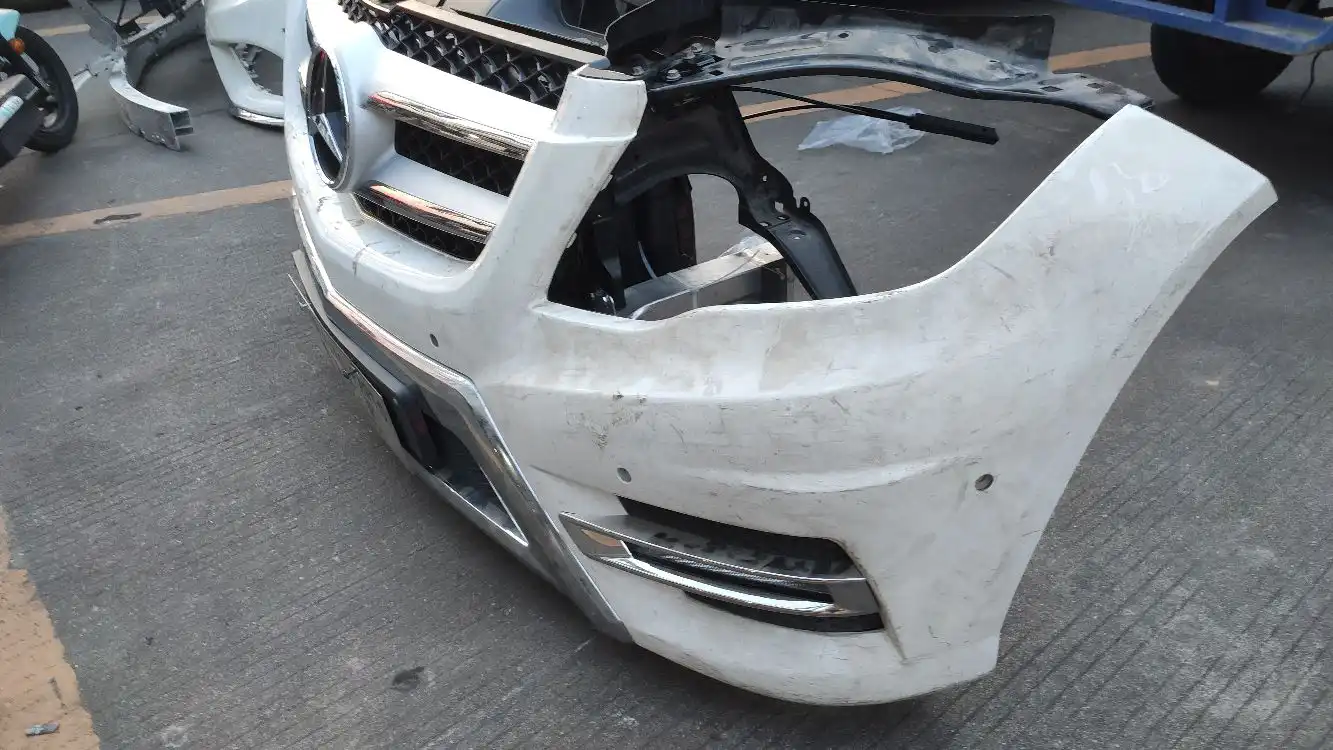 MERCEDES Benz GLK w204 nose cut