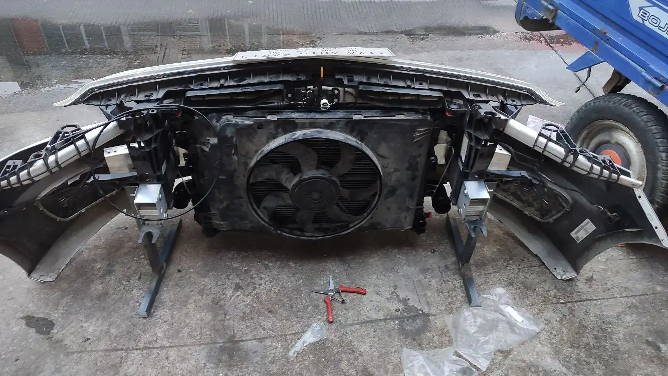 Mercedes benz W246 nose cut