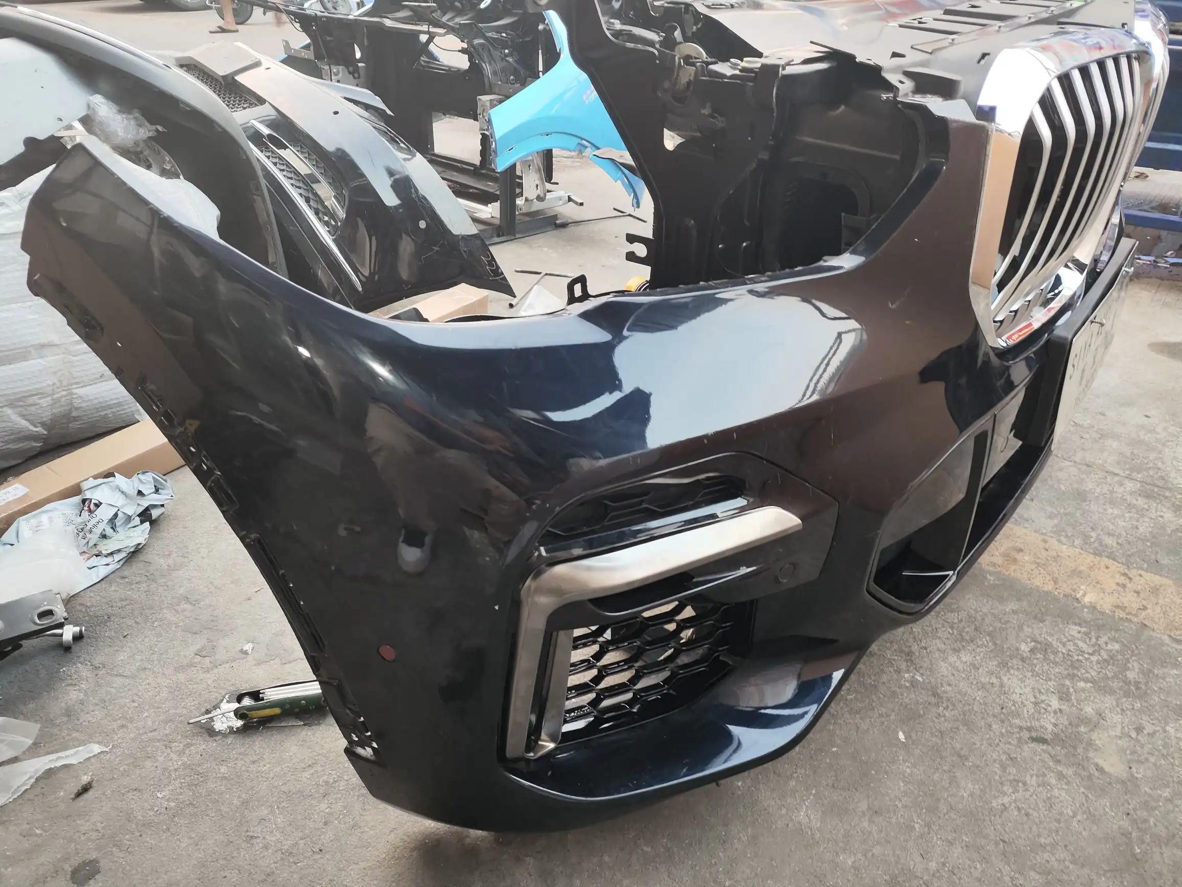 BMW G18 nose cut