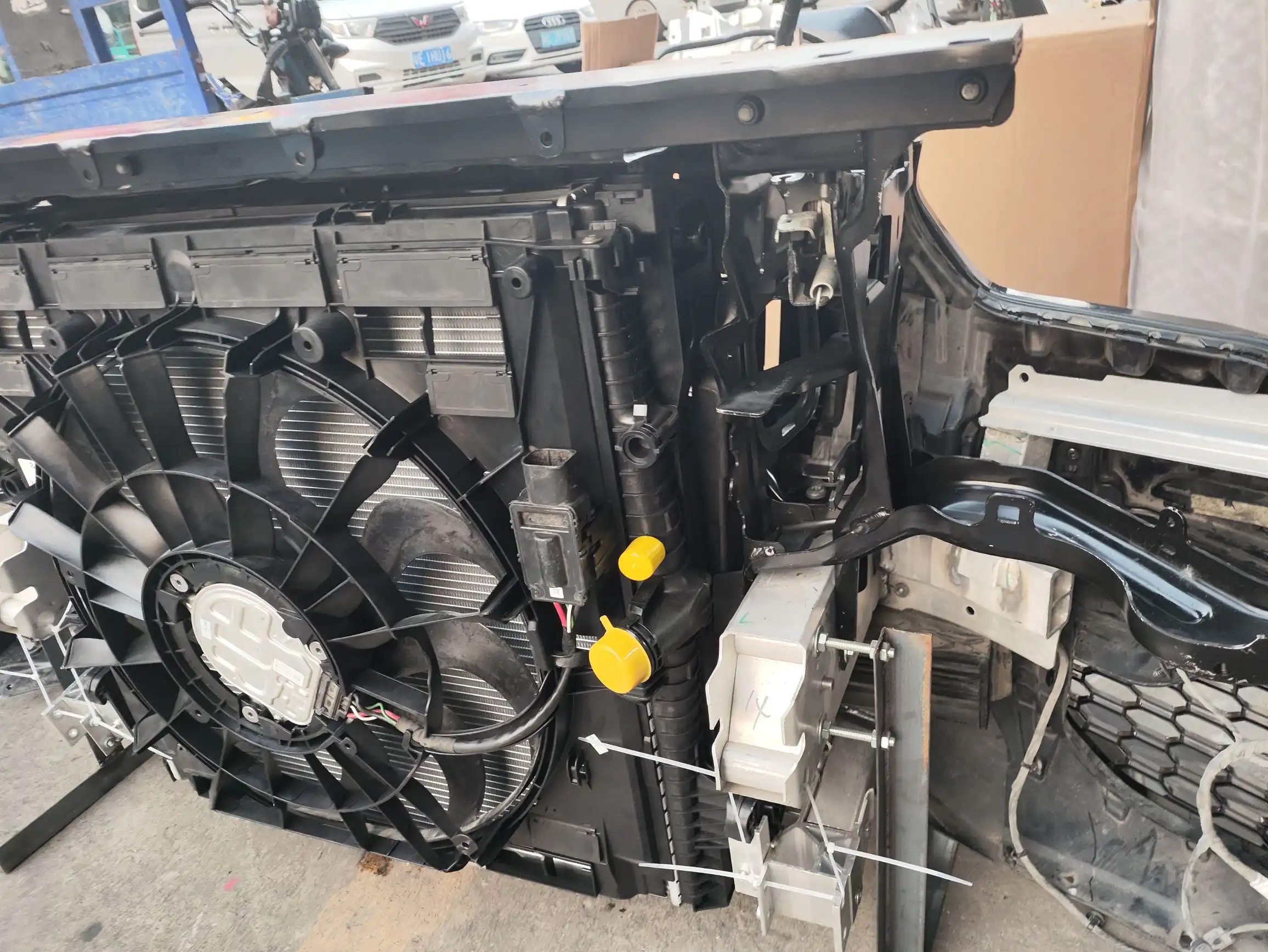 BMW G18 nose cut