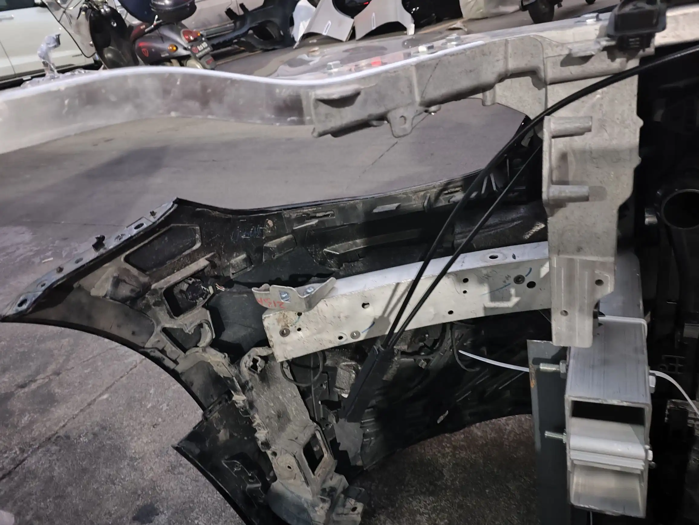 Mercedes benz W213 new model sport nose cut