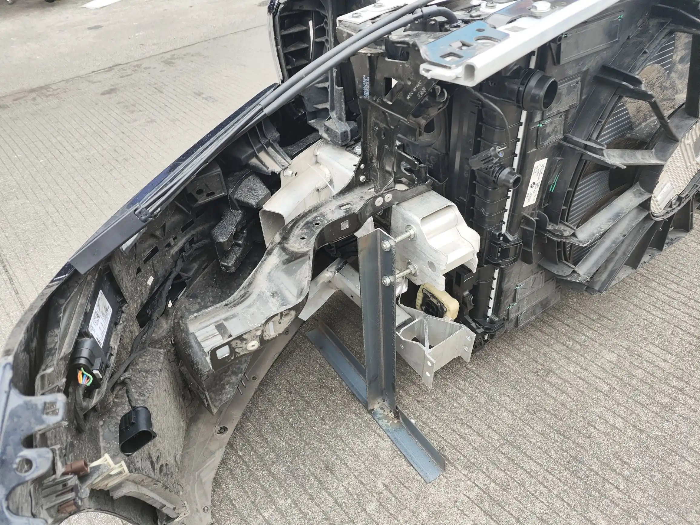 BMW G12 nose cut