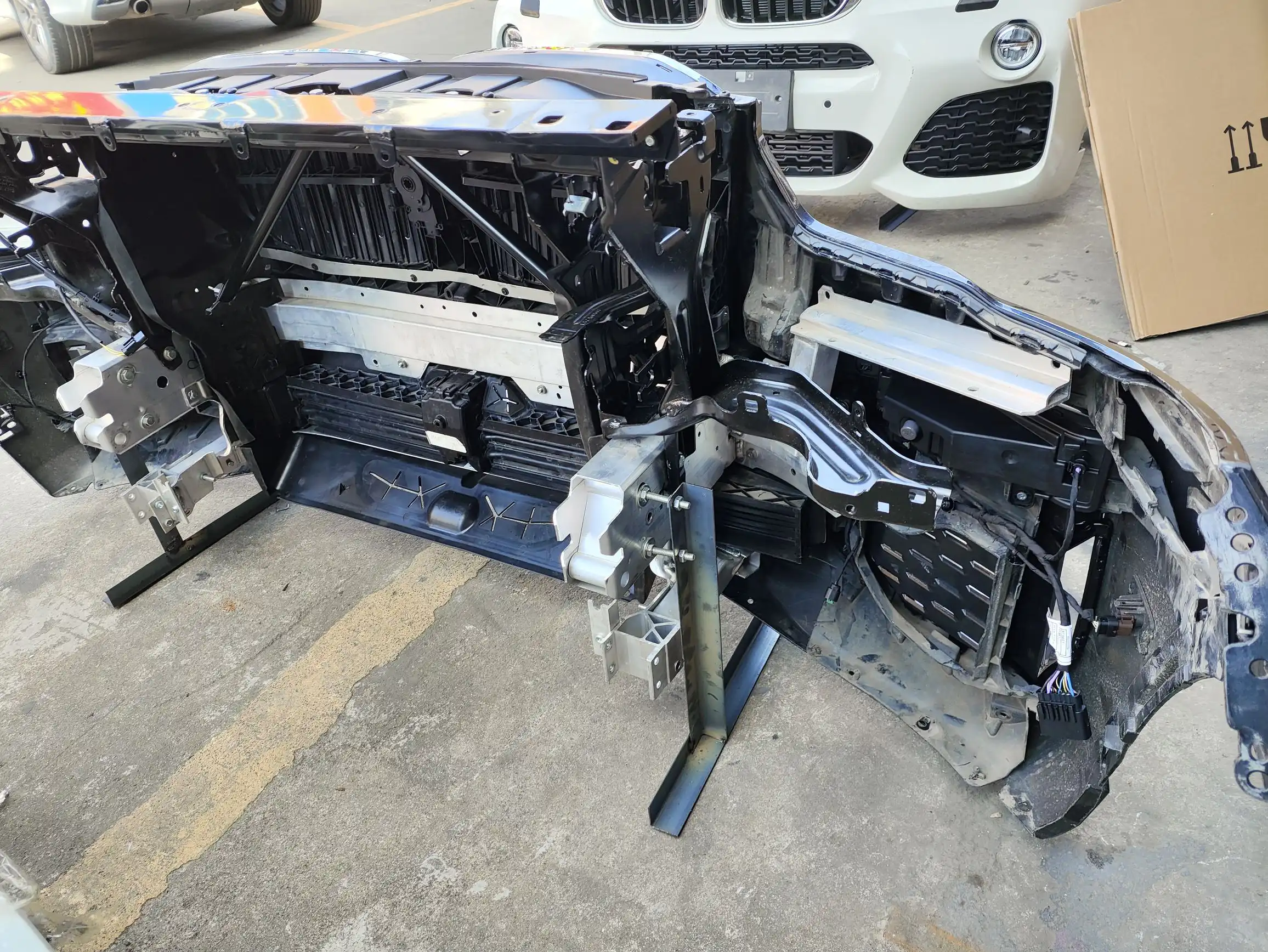 BMW G05 nose cut