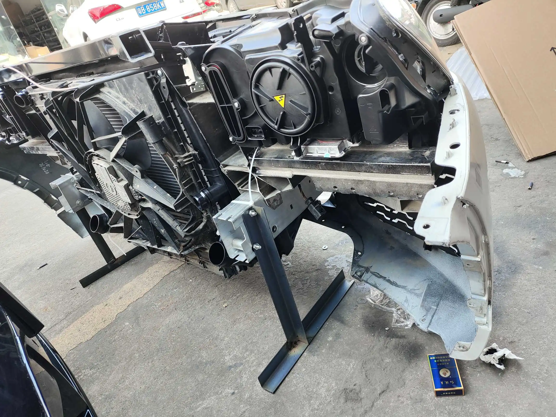 BMW X3 F25 nose cut